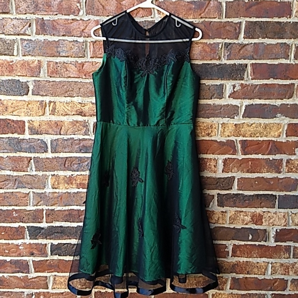 Belle Pogue vintage pin up green and black dress